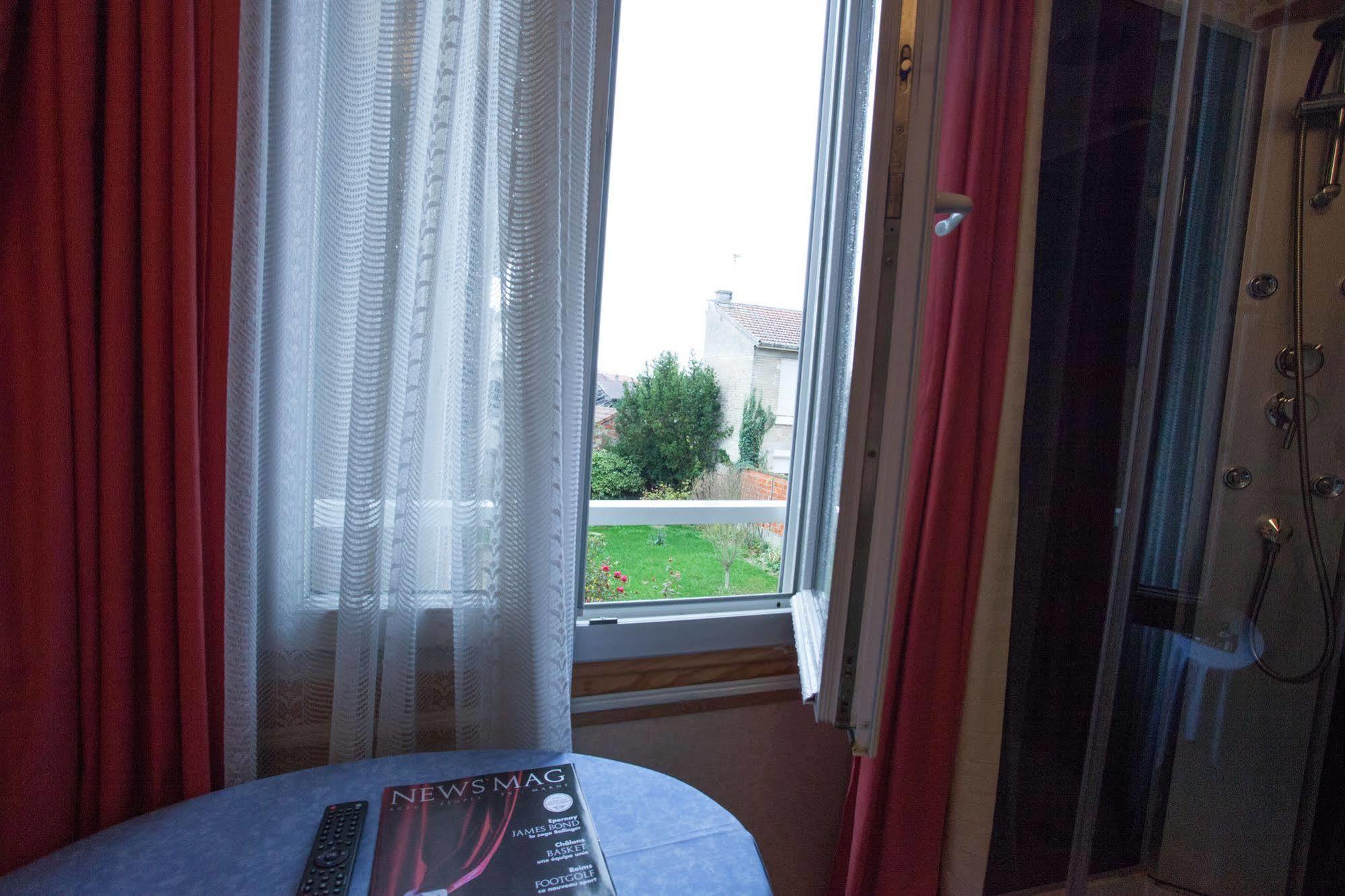 Hotel De La Cité Châlons-en-Champagne Esterno foto