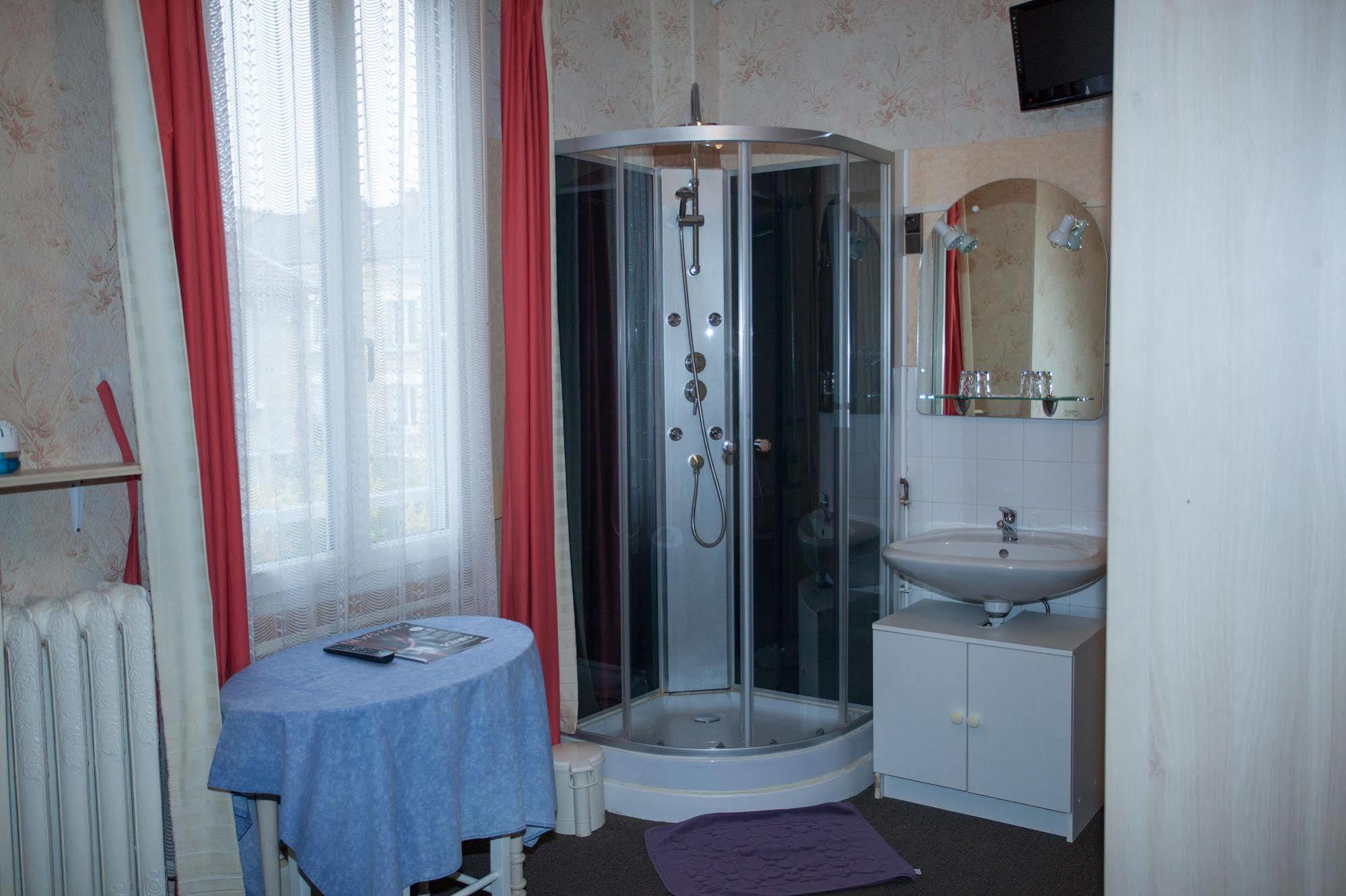 Hotel De La Cité Châlons-en-Champagne Esterno foto